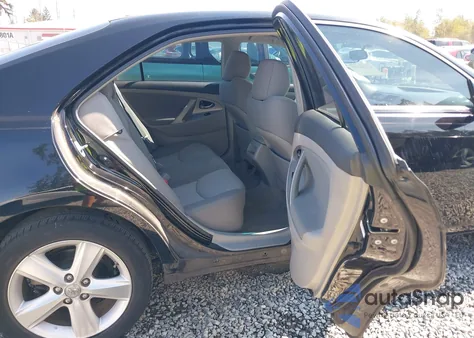 2010 Toyota Camry Se z USA, uszkodzony, nr VIN 4T1BF3EK8AU056924